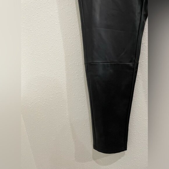 New 7 For  All Mankind Faux Leather High Rise Pants Black Slim Chic Contemporary - Picture 3 of 10